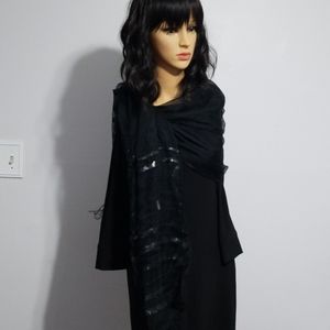 VAKKO Scarf with sequins